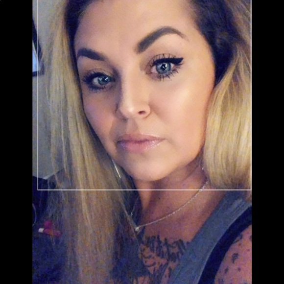 Meet your Posher, Bobbi - PLEASE READ MY BIO. ❣️ - Picture 4 of 4